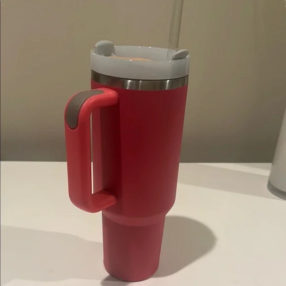 Stanley bright pink tumbler 40oz - Picture 2 of 3